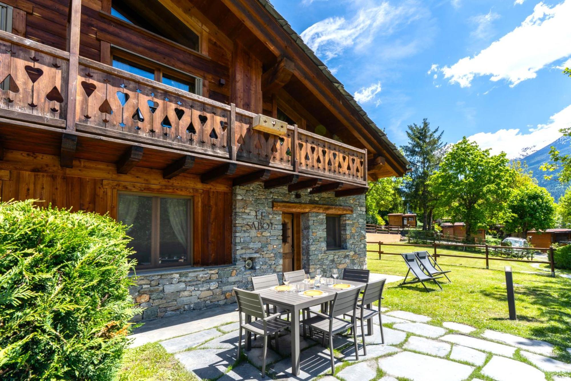 Bijoux Des Alpes - Mont Blanc Village La Salle Εξωτερικό φωτογραφία